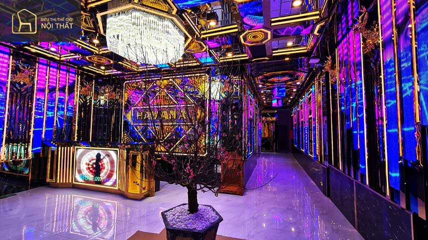 Mẫu 6: Thiết kế nội thất phòng hát karaoke với nhiều gương giúp không gian thêm rộng rãi