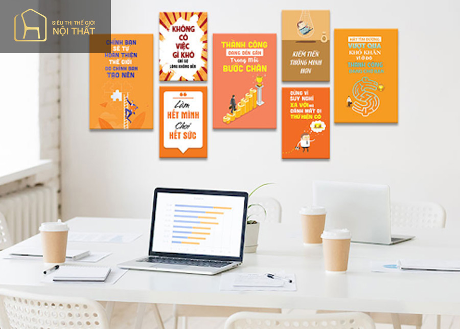 Mẫu background màu vàng đại diện cho sự may mắn